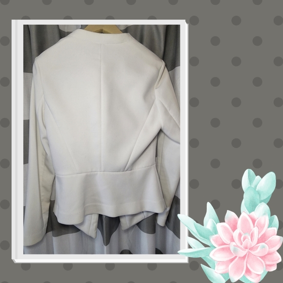 Banana Republic White Blazer - Picture 2 of 3